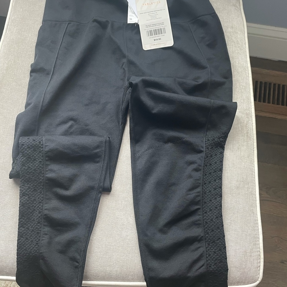 Fabletics Sync high waisted perforated 7/8 leggings
